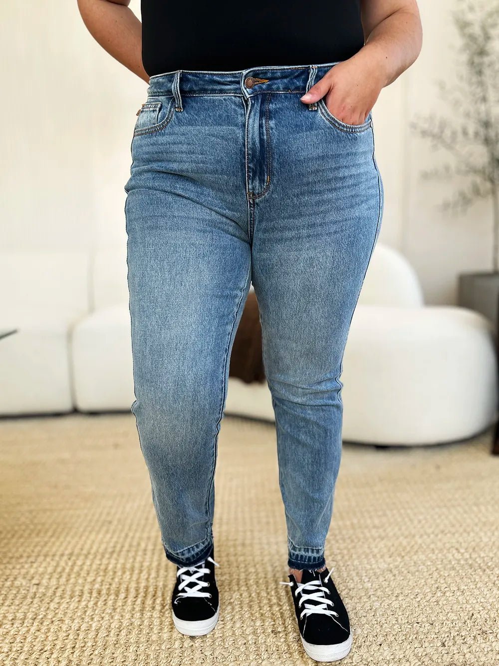 Women Jeans Mid - Rise Release Hem Jeans – Structured Denim | Judy Blue casual outfit boutique fashion - BespokeX Wear